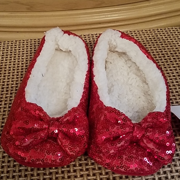 kohls baby slippers
